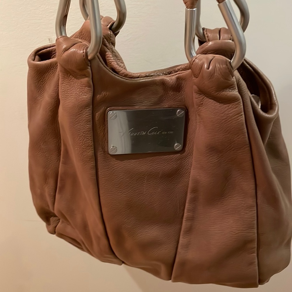 Kenneth Cole tan Leather handbag. In great shape!